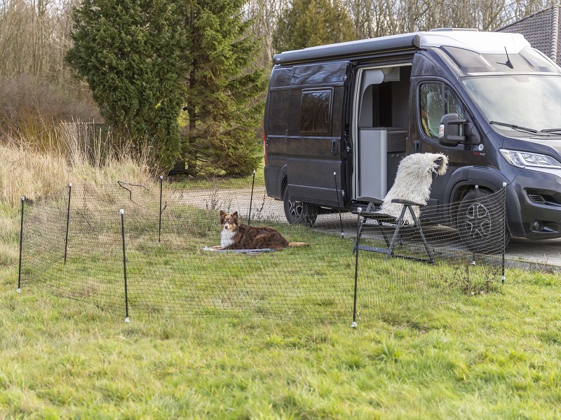 Camping: Mobile dog fence